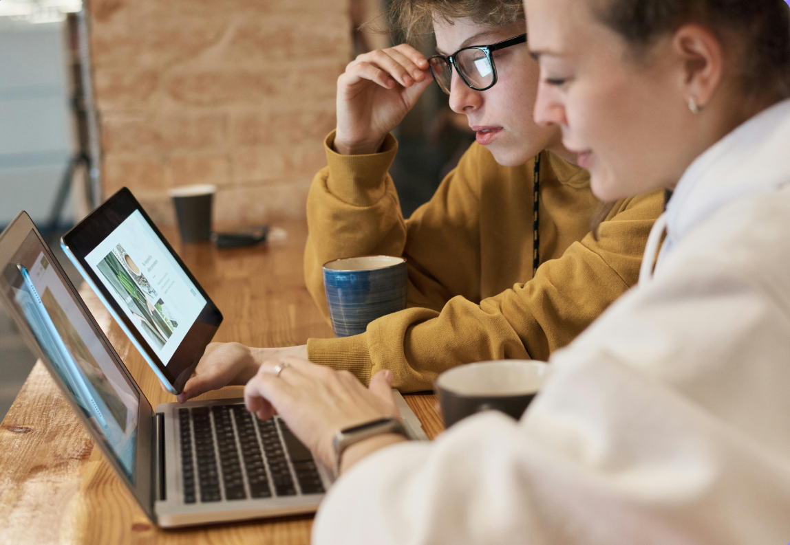 1on1 meetings CTA illustration